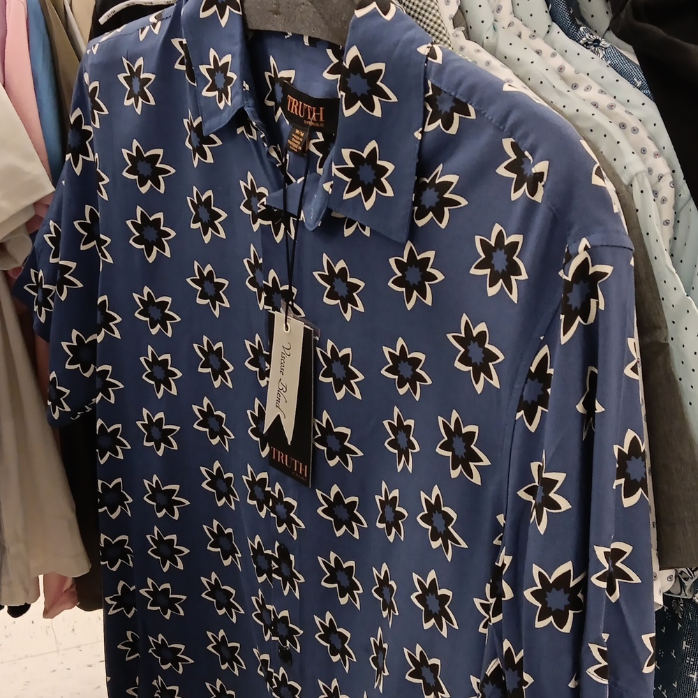 TRUTH by Republic Short Sleeve Shirt Size M Viscose Blend NWT
